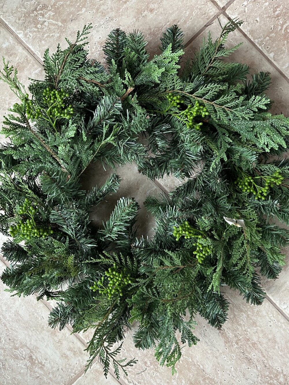 VINTAGE BRAND PINE WREATH WITH GREEN BERRIES AND FAUX BRANCHES:NWT